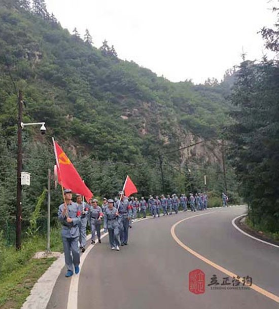 培訓快訊培訓時間：6月26日培訓地點:城建培訓中心培訓單位:某單位培訓課程:七一主題活動培訓人數：43人